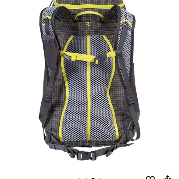 MountainSmith Scream 25L Gray and Yellow Backpack - Picture 4 of 7